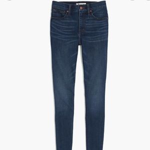 Women’s Madewell 10” high-rise skinny jeans in a dark wash.